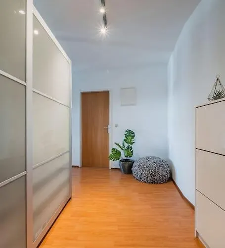 Spektakulaeres ✩ 7. Stock ✩ Kostenlose Parkgarage Apartment *