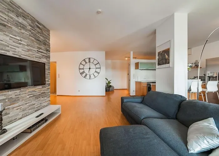 Spektakulaeres ✩ 7. Stock ✩ Kostenlose Parkgarage Apartment